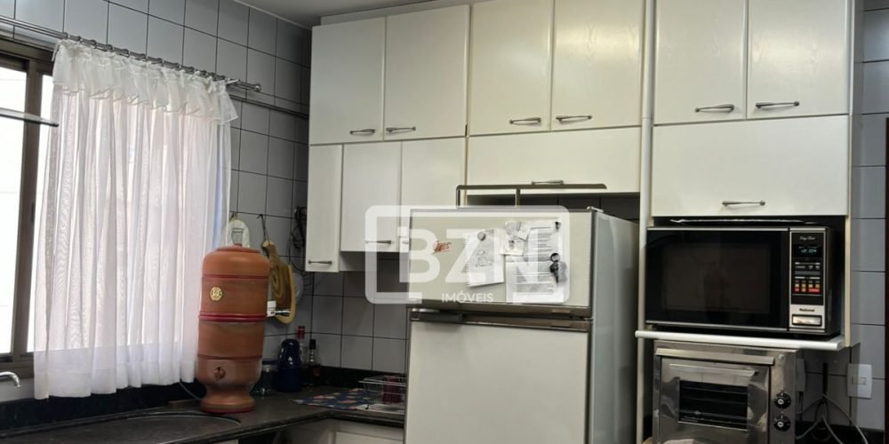 a6b4e353-4be7-45f1-a4ae-42d966757856